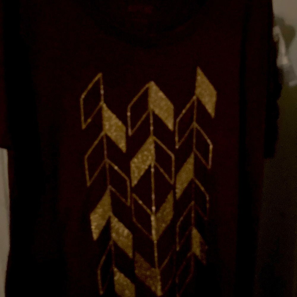 Apt 9 tee size XL